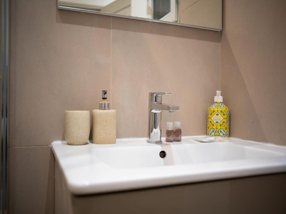 Appartement Tout Equipe 2 A 4 Couchages Au Coeur Du Vieux Port 마르세유 외부 사진